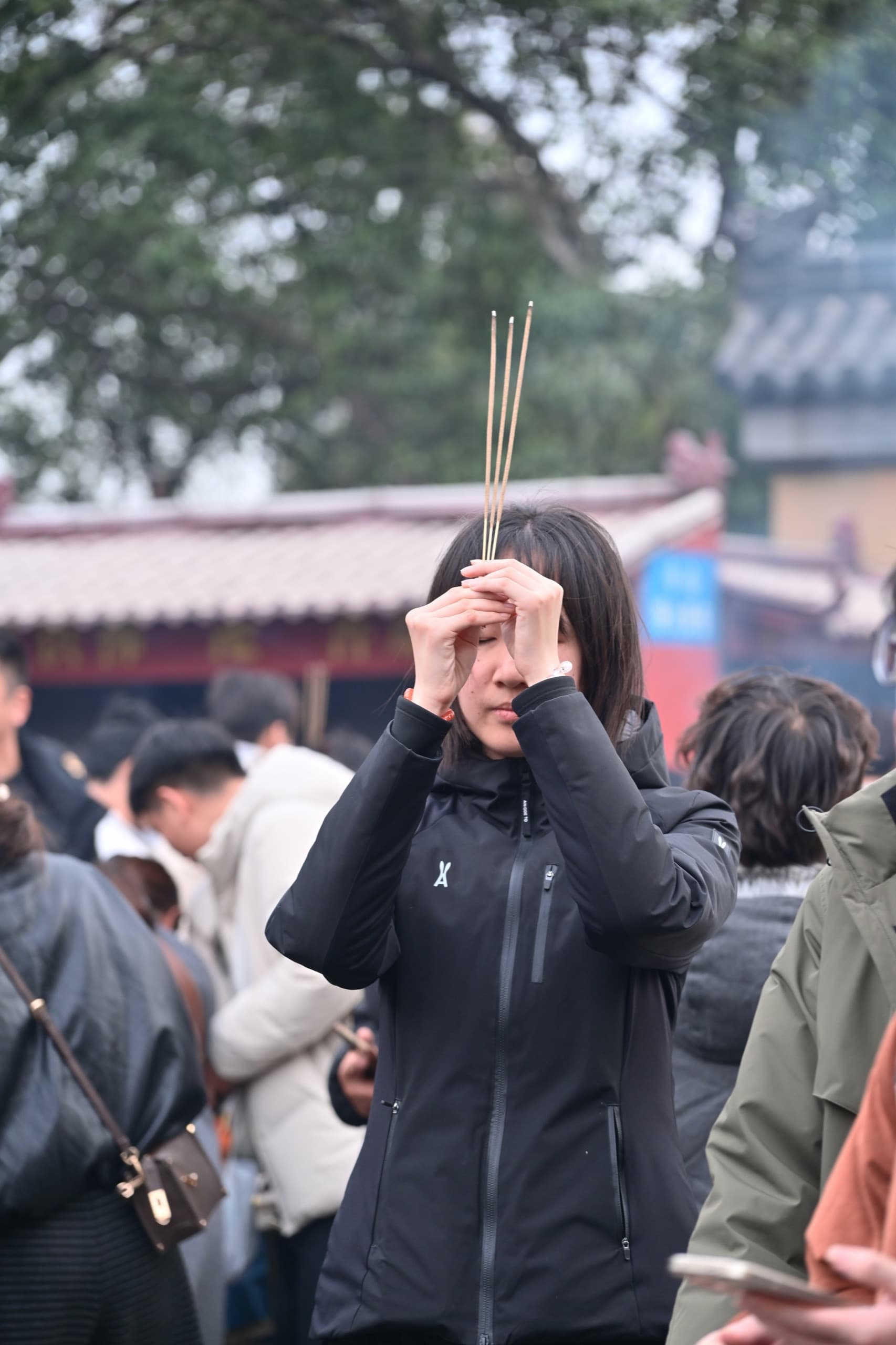 虔诚的女人